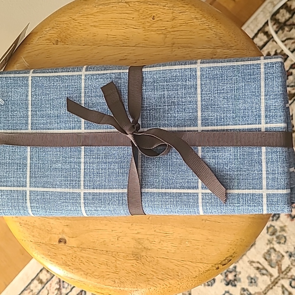 FIELDCREST DENIM BLUE 4 PACK OF DINNER NAPKINS